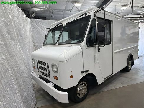 Used 2014 Ford E-350 and Econoline 350 Super Duty w/ A/C Prep Package RWD image 18