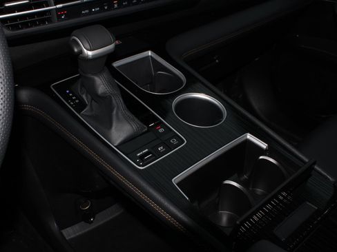 Used 2025 Toyota Sienna XLE Woodland Edition image 15