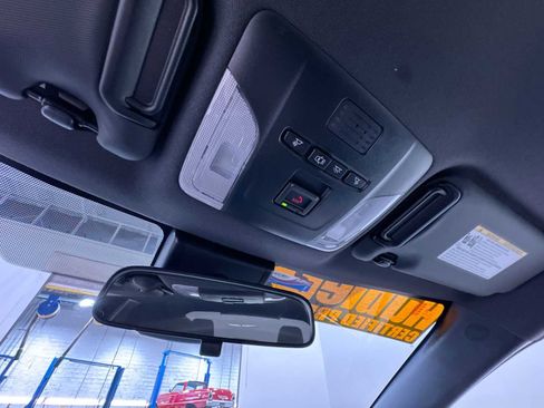 Used 2022 Toyota Corolla SE FWD image 32