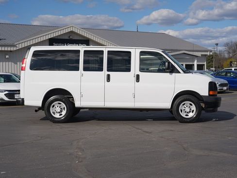 Used 2017 Chevrolet Express 2500 LS RWD image 2