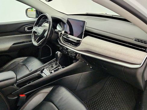 Used 2022 Jeep Compass Latitude image 24