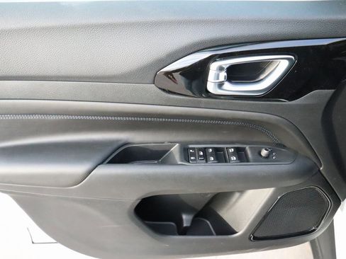 New 2026 Jeep Compass Latitude image 15