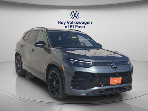 New 2026 Volkswagen Tiguan SE R-Line image 1