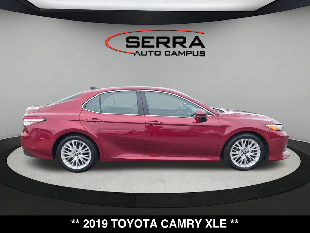 Used 2019 Toyota Camry XLE w/ Navigation Package FWD image 14