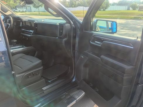 Used 2023 Chevrolet Silverado 1500 LTZ AWD/4WD image 15