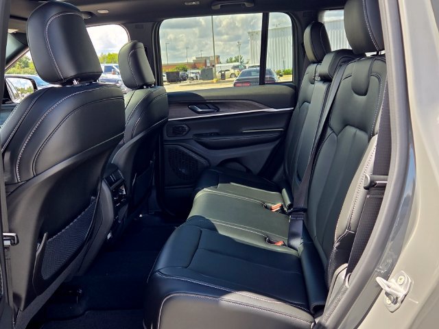 New 2027 Jeep Grand Cherokee Limited AWD/4WD image 6