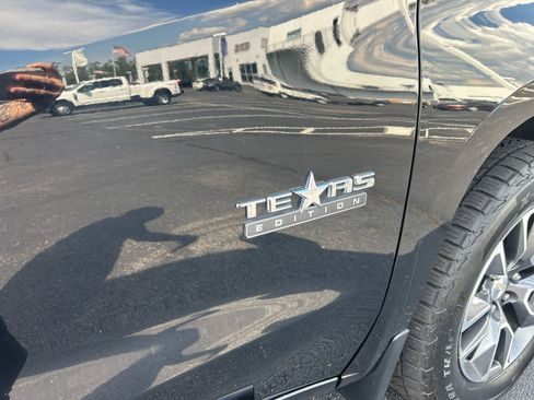 Used 2021 Chevrolet Silverado 1500 LT w/ Texas Edition Plus AWD/4WD image 10