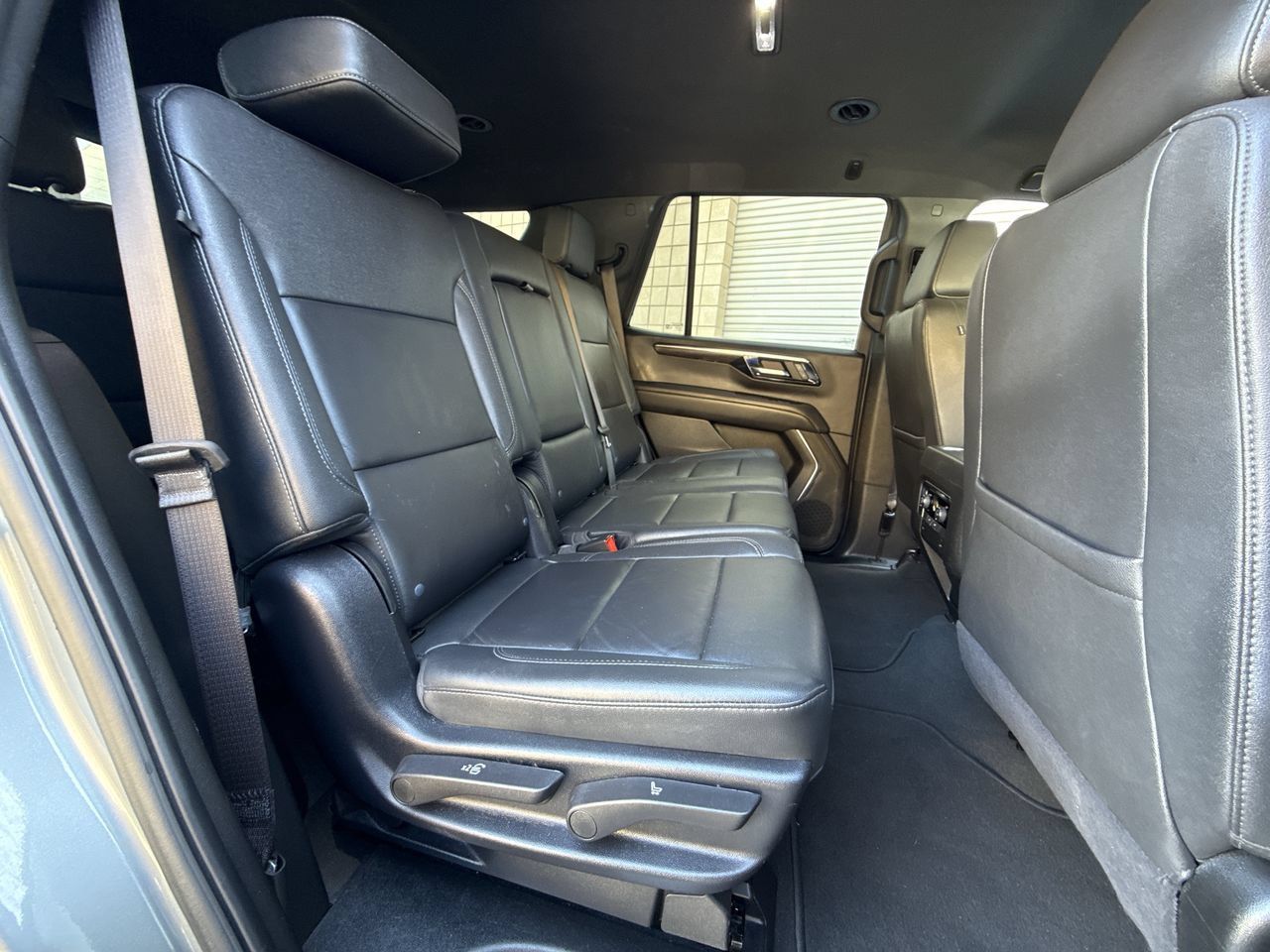 Used 2025 Chevrolet Tahoe LT RWD image 27