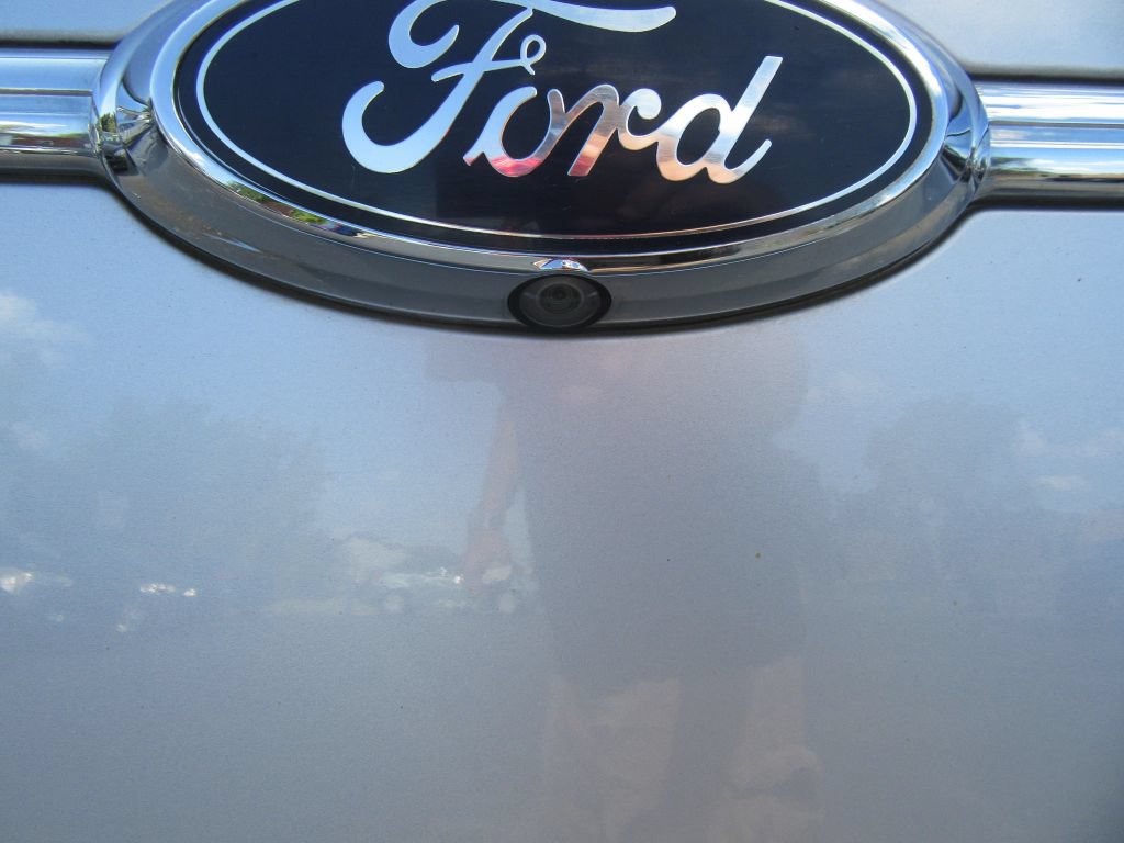 Used 2018 Ford Taurus SE FWD image 8