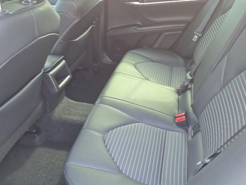 Used 2021 Toyota Camry SE FWD image 10