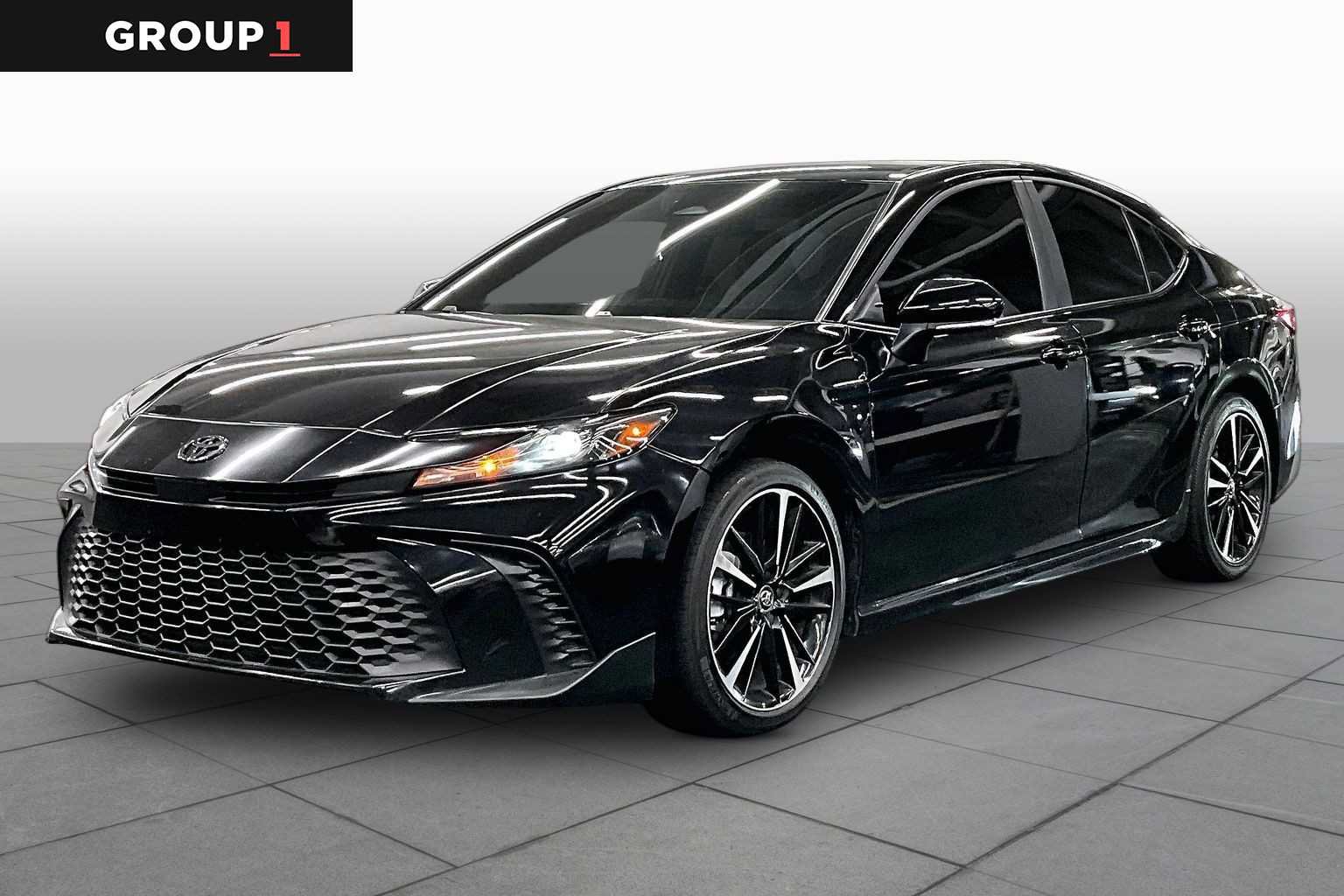 Used 2026 Toyota Camry SE FWD image 1