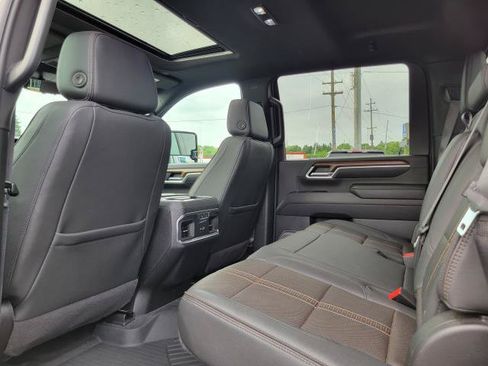 Used 2025 Chevrolet Silverado 2500 High Country w/ High Country Premium Package AWD/4WD image 27