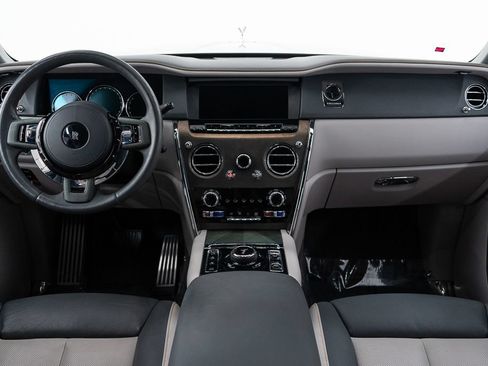 Certified 2023 Rolls-Royce Cullinan w/ Dark Exterior Package AWD/4WD image 33