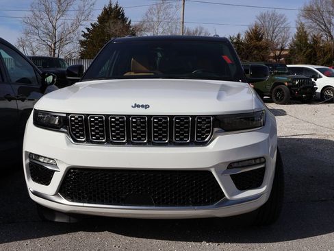 Used 2022 Jeep Grand Cherokee Summit w/ Advanced Protech Group IV image 3