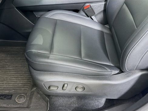 Used 2024 Chevrolet Traverse LT w/ LPO, Floor Liner Package FWD image 19