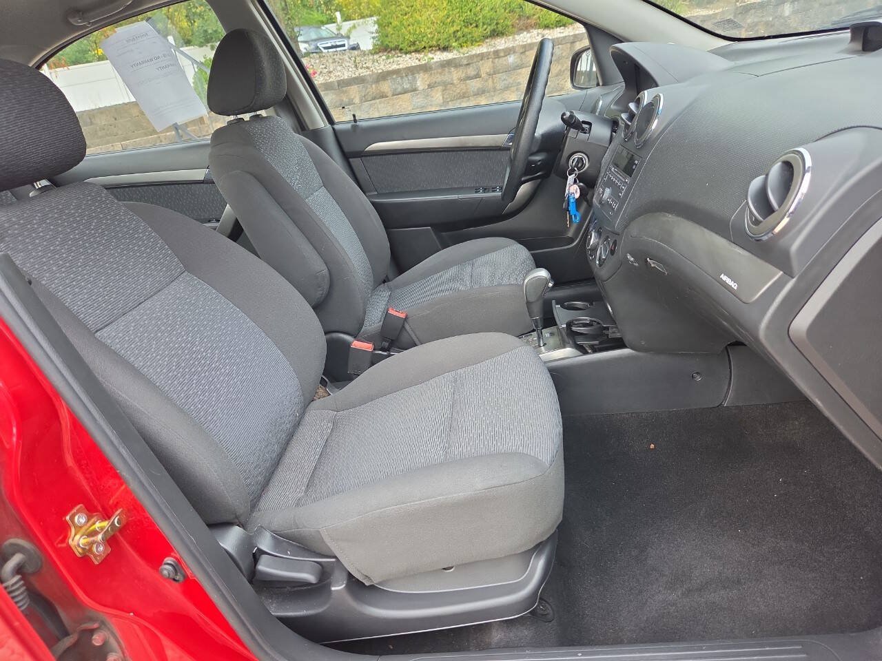 Used 2007 Chevrolet Aveo LT FWD image 25