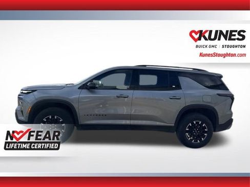 Used 2025 Chevrolet Traverse Z71 w/ Enhanced Driving Package image 8