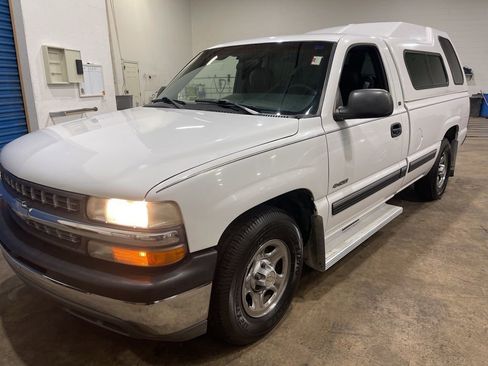 Used 2000 Chevrolet Silverado 1500 2WD Regular Cab w/ Exterior Appearance Pkg image 1