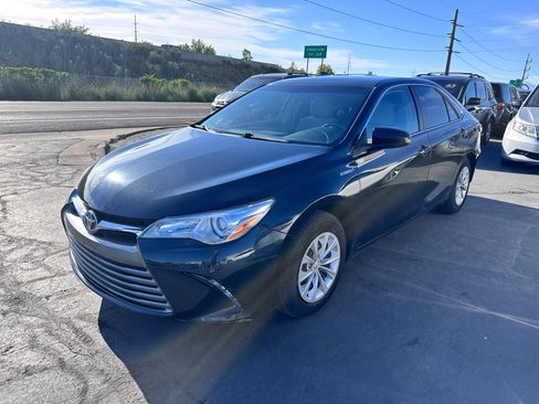Used 2016 Toyota Camry LE FWD image 2