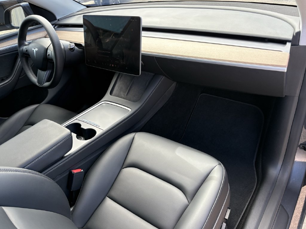 Used 2023 Tesla Model Y Long Range AWD/4WD image 28
