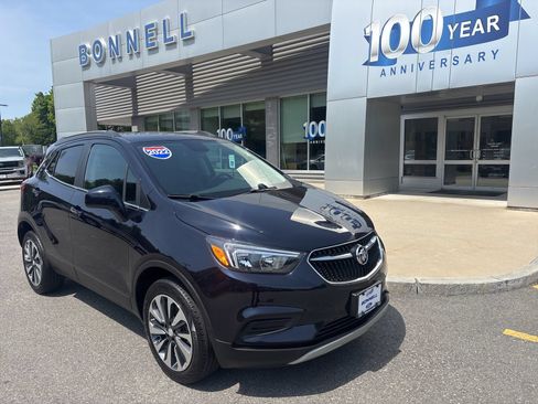 Used 2022 Buick Encore Preferred w/ Safety Package AWD/4WD image 1