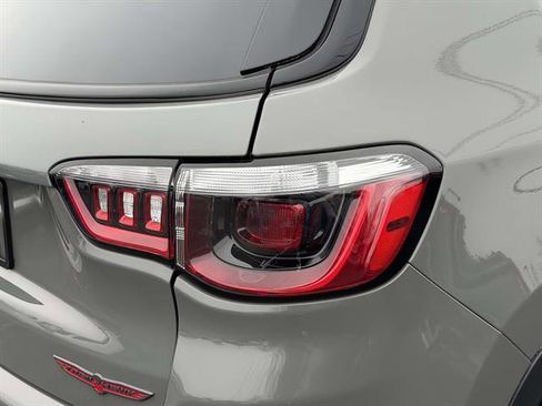 Used 2022 Jeep Compass Trailhawk AWD/4WD image 8