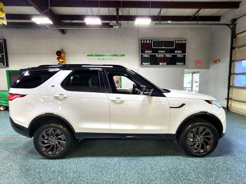 Used 2022 Land Rover Discovery S R-Dynamic image 5