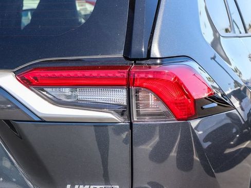 Used 2019 Toyota RAV4 Limited w/ Carpet Mat Package FWD image 9