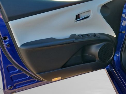 Used 2016 Toyota Prius Two image 27