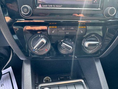 Used 2016 Volkswagen Jetta SEL FWD image 14