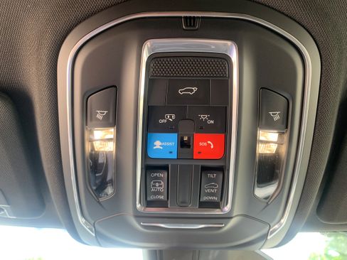 New 2025 Jeep Grand Cherokee L Laredo w/ Luxury Tech Group I image 40