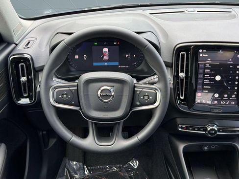 New 2026 Volvo XC40 B5 Plus w/ Climate Package AWD/4WD image 11