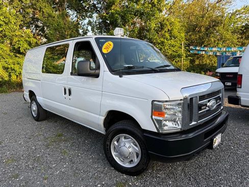 Used 2014 Ford E-150 and Econoline 150 w/ Power Group image 9