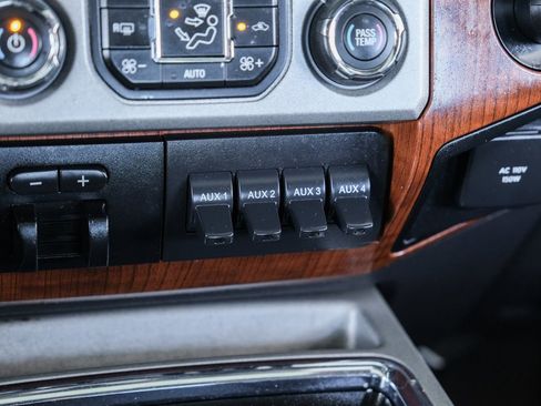 Used 2015 Ford F250 King Ranch w/ FX4 Off-Road Package image 53