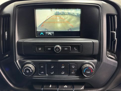 Used 2018 Chevrolet Silverado 1500 W/T w/ Trailering Package image 9