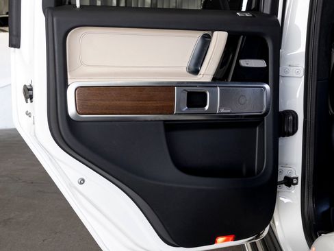 Used 2024 Mercedes-Benz G 550 image 17