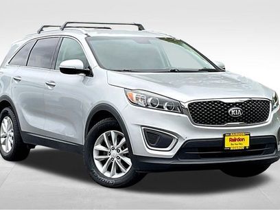 Used 2016 Kia Sorento LX w/ LX Convenience Package
