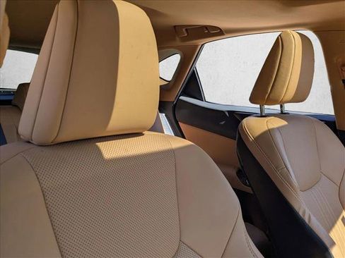 Used 2025 Lexus NX 250 FWD w/ Towing Package (2000 Lbs) image 19