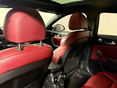 Used 2020 Kia Stinger GT-Line w/ Sun & Sound Package RWD image 20
