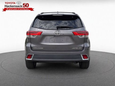 Used 2018 Toyota Highlander Limited AWD/4WD image 7