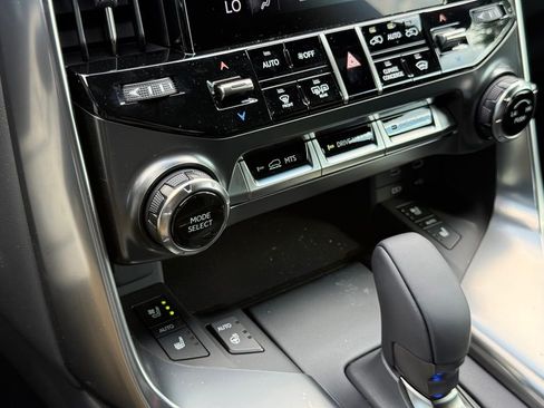New 2026 Lexus LX 700h Luxury AWD/4WD image 32