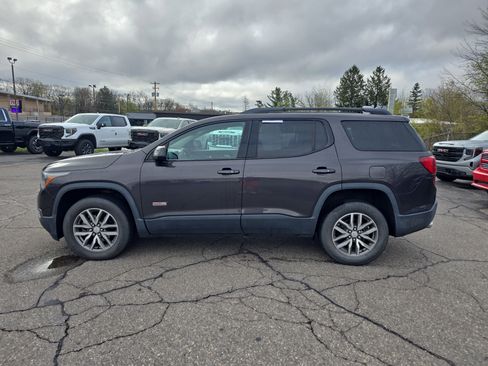 Used 2017 GMC Acadia SLE w/ Driver Alert Package I AWD/4WD image 8