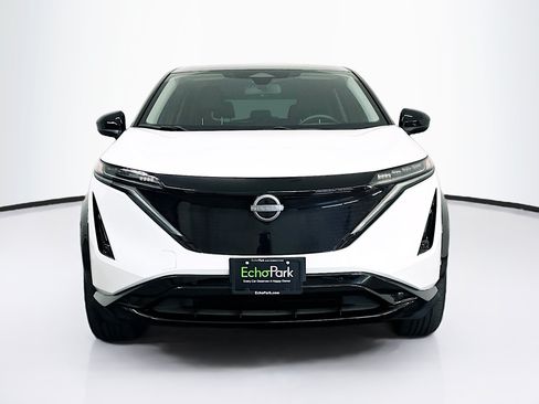 Used 2024 Nissan Ariya AWD image 2