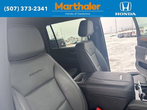 Used 2025 GMC Yukon XL Denali image 22