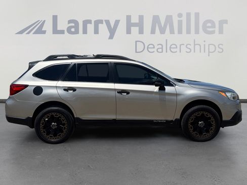 Used 2017 Subaru Outback 2.5i Limited AWD/4WD image 6