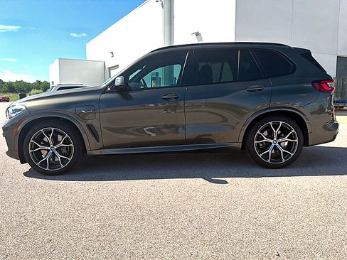 Used 2022 BMW X5 xDrive45e w/ M Sport Package AWD/4WD image 4