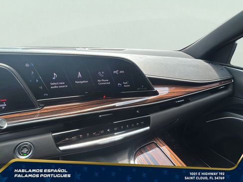Used 2022 Cadillac Escalade ESV Premium Luxury AWD/4WD image 20