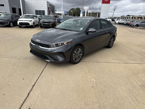 Certified 2024 Kia Forte LXS w/ LXS Technology Package image 2