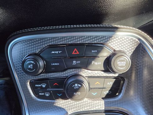 Used 2016 Dodge Challenger SRT Hellcat image 19