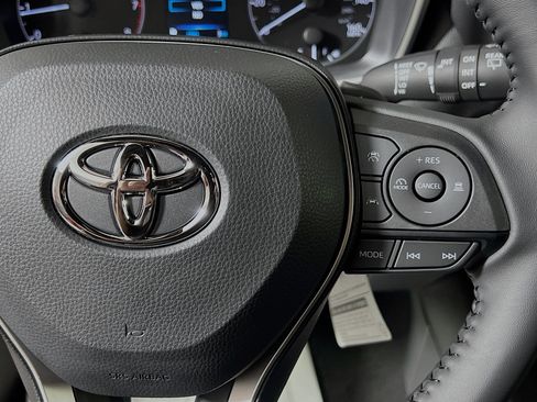 Used 2025 Toyota Corolla SE FWD image 20